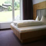 Laudinella - *