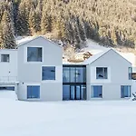 Lejlighed Laudinella - *