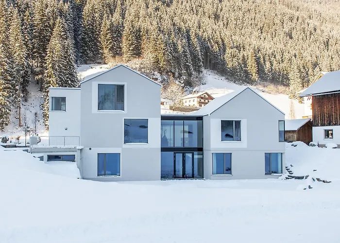 アパート Laudinella - *