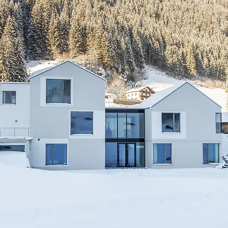 Lejlighed Laudinella - *